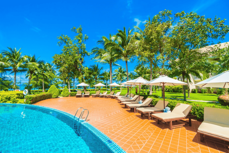 Short Hotel Stays for Traveling Families: Tips and Tricks